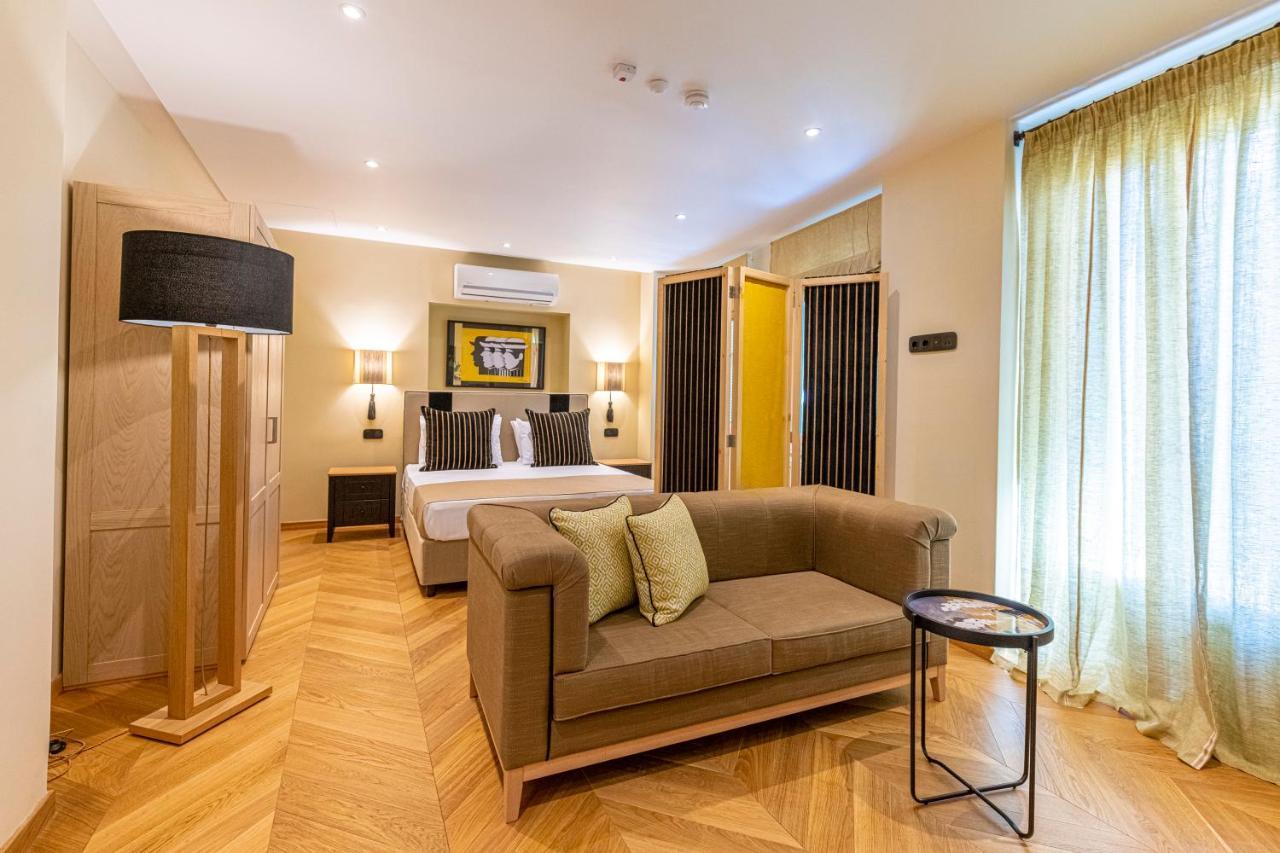 Ipelhome - Plaka Boutique Apartments Athen Exterior foto