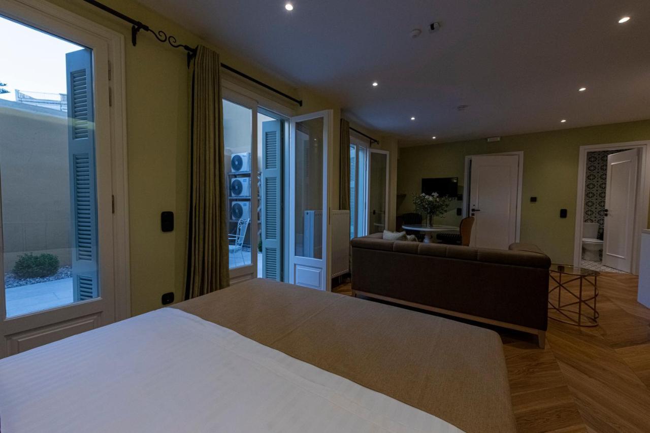 Ipelhome - Plaka Boutique Apartments Athen Exterior foto