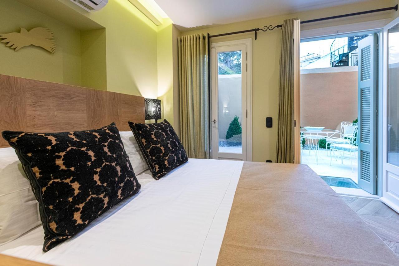 Ipelhome - Plaka Boutique Apartments Athen Exterior foto